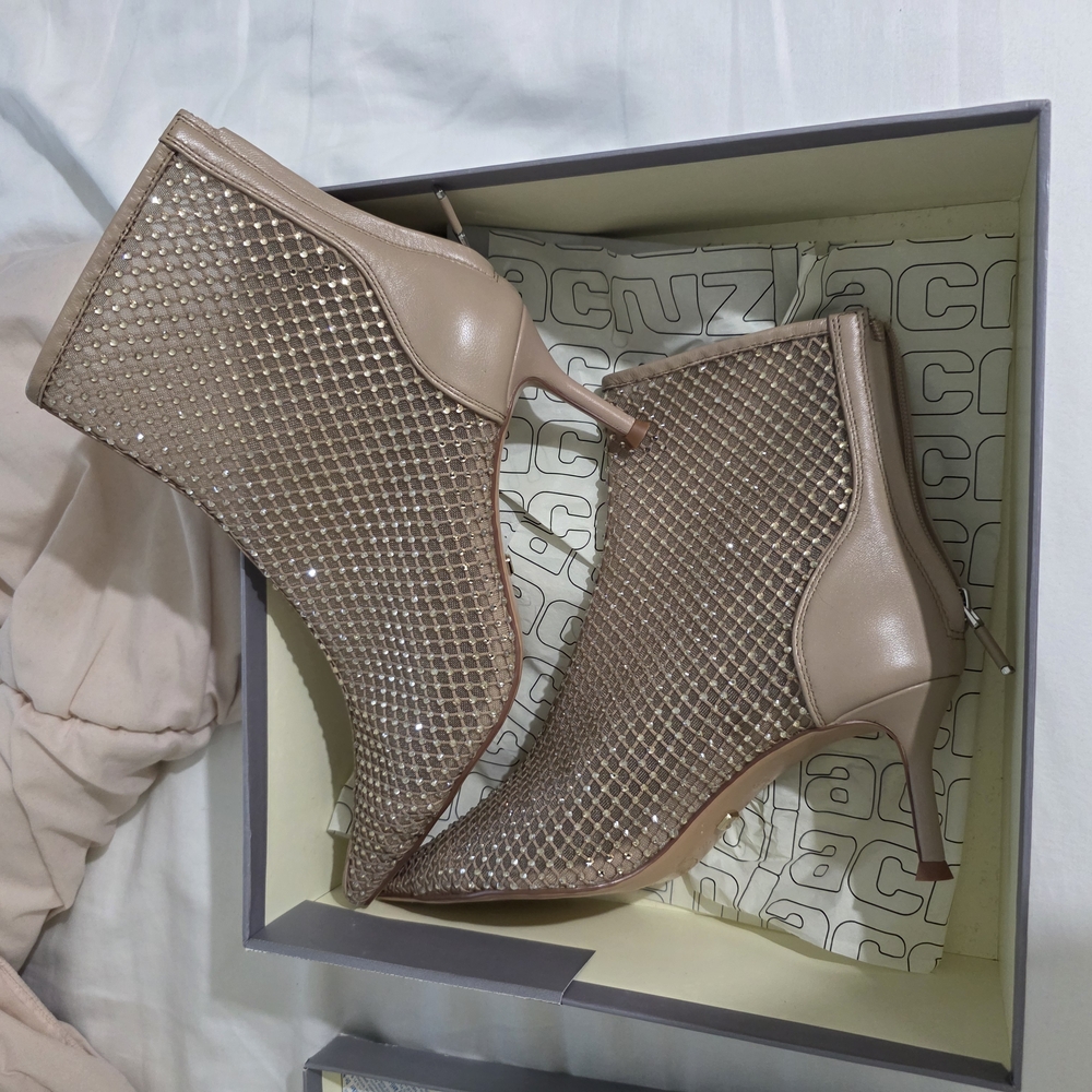 Elegant Tan Ankle Boots
